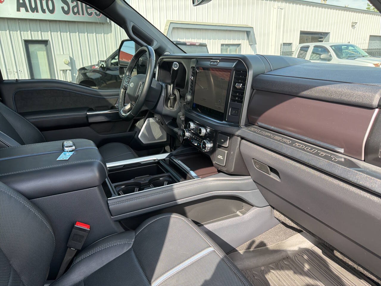 Used 2026 Ford F250 Platinum w/ Tremor Off-Road Package AWD/4WD image 22