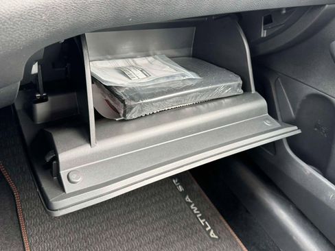 Certified 2025 Nissan Altima 2.5 SR image 32