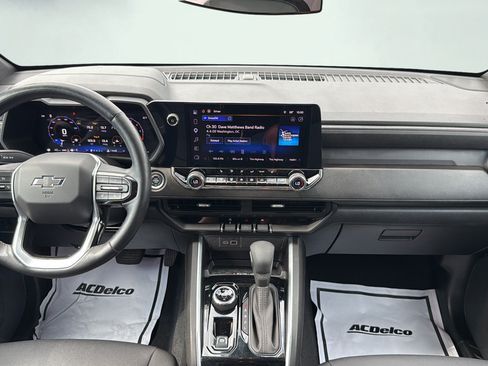 Used 2025 Chevrolet Colorado Trail Boss AWD/4WD image 17