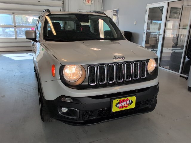 Used 2018 Jeep Renegade Latitude w/ Cold Weather Group AWD/4WD image 36