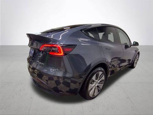 Used 2023 Tesla Model Y Long Range image 13
