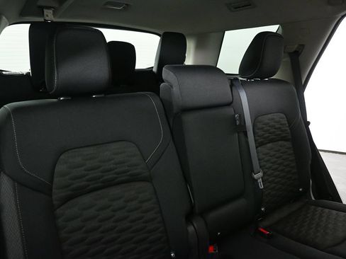 Used 2022 Nissan Pathfinder S FWD image 18