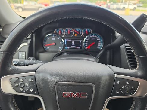 Used 2019 GMC Yukon XL SLT AWD/4WD image 11