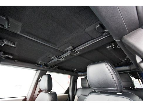 Used 2023 Ford Bronco Wildtrak image 27