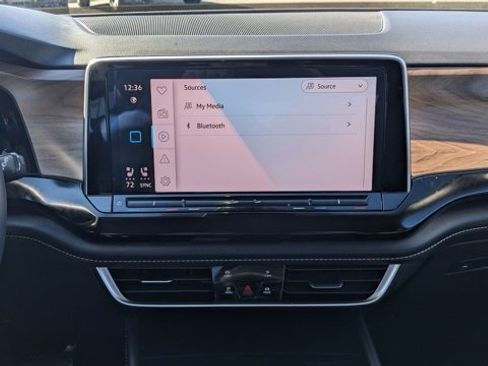 Used 2024 Volkswagen Atlas SE image 39