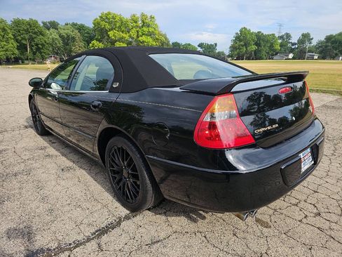 Used 2002 Chrysler 300M image 18