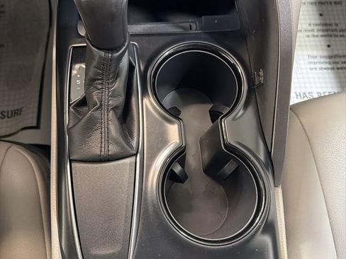 Used 2019 Toyota Camry SE w/ Convenience Package FWD image 33