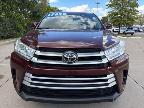 Used 2019 Toyota Highlander LE FWD image 8