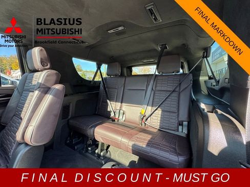 Used 2023 Cadillac Escalade ESV Sport Platinum w/ LPO, ONYX Package image 13