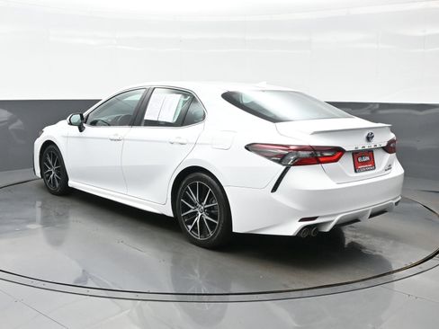 Used 2024 Toyota Camry SE w/ Audio Upgrade Package FWD image 4