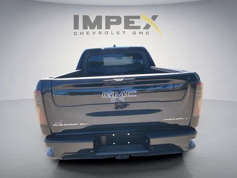 Used 2025 GMC Sierra EV Denali AWD/4WD image 4
