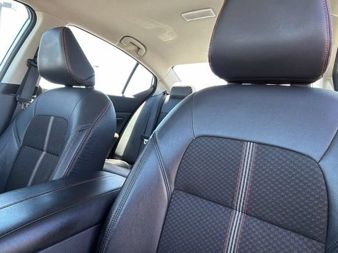 Used 2024 Nissan Altima 2.5 SR FWD image 11