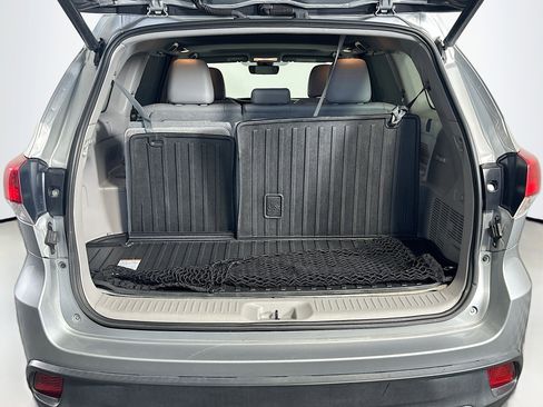 Used 2017 Toyota Highlander XLE image 31