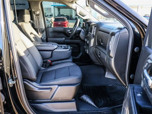 Used 2024 Chevrolet Silverado 2500 Custom w/ Custom Value Package image 16