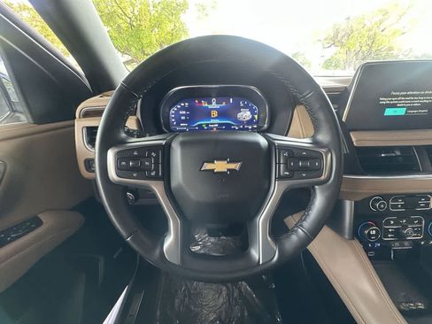 Used 2024 Chevrolet Suburban Premier RWD image 15