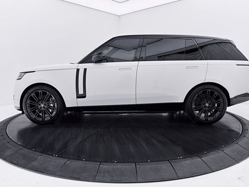 Used 2025 Land Rover Range Rover Long Wheelbase SE AWD/4WD image 6
