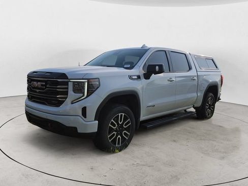 Used 2025 GMC Sierra 1500 AT4 w/ Technology Package AWD/4WD image 1