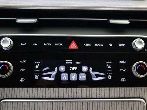 Used 2025 Genesis GV80 3.5T Advanced AWD/4WD image 22