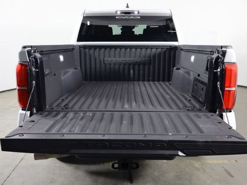 Used 2025 Toyota Tacoma TRD Sport AWD/4WD image 17