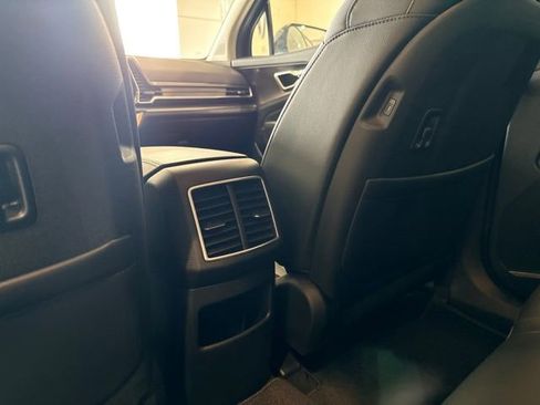 Used 2025 Kia Sportage EX image 17