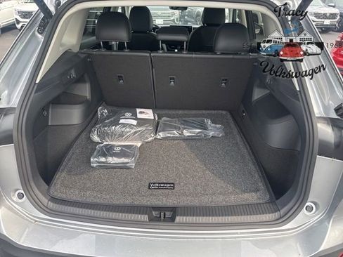 New 2025 Volkswagen Tiguan SE image 20