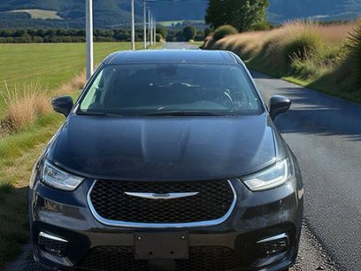 Used 2023 Chrysler Pacifica Touring-L