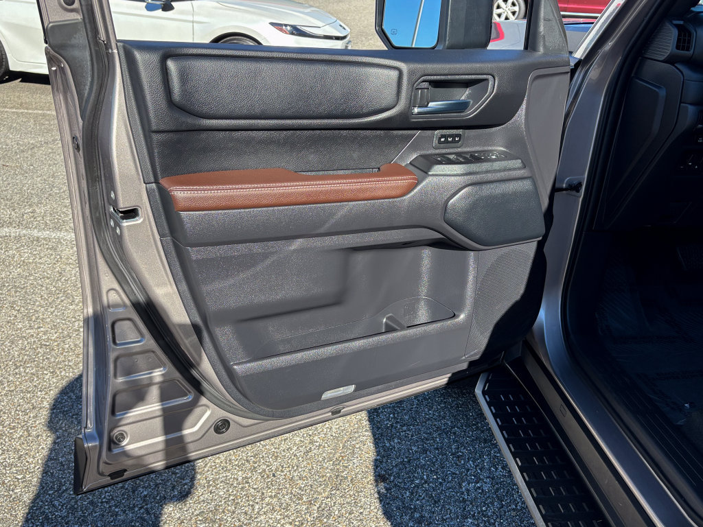 Used 2025 Toyota Land Cruiser w/ Premium Package AWD/4WD image 17