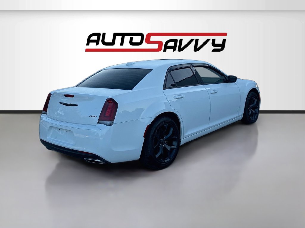 Used 2023 Chrysler 300 Touring w/ Sport Appearance Package RWD image 7