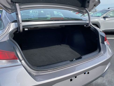 Certified 2023 Hyundai Elantra SE image 16