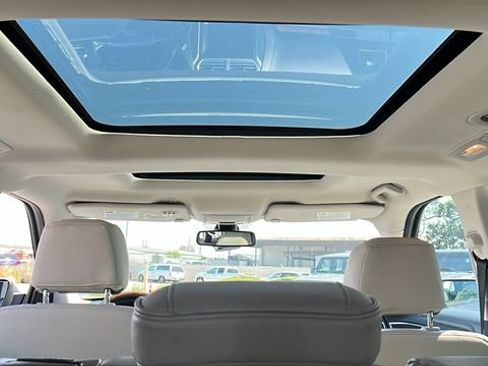 Used 2017 Ford Explorer Platinum AWD/4WD image 22
