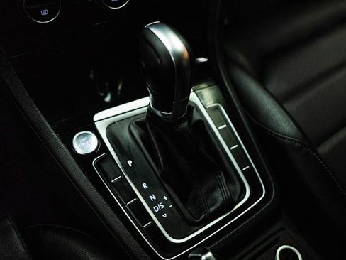 Used 2018 Volkswagen Golf SEL image 19