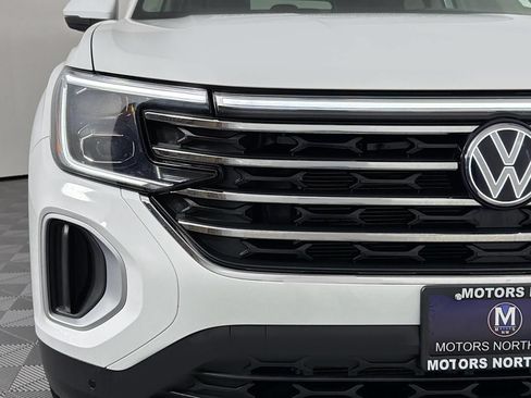 Used 2025 Volkswagen Atlas SE AWD/4WD image 3