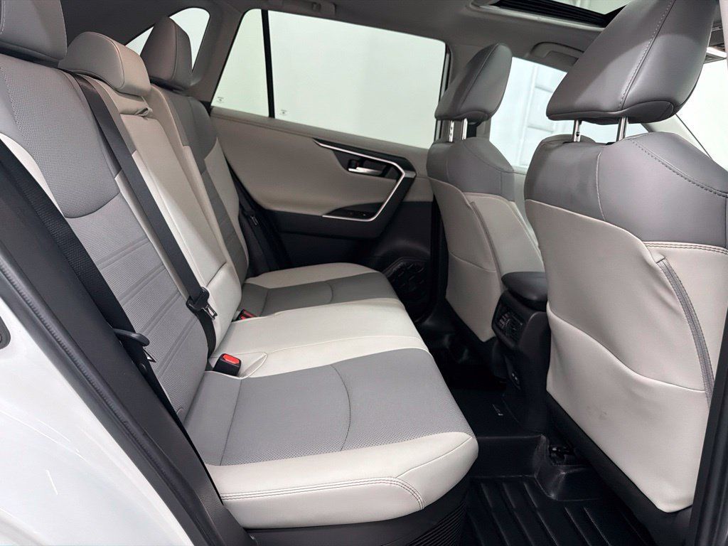 Used 2023 Toyota RAV4 Limited AWD/4WD image 30