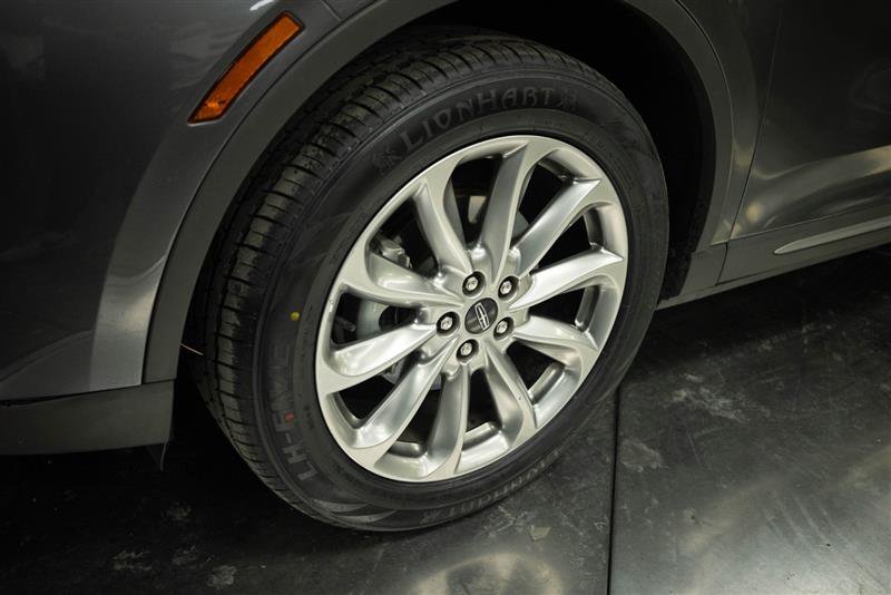 Used 2022 Lincoln Corsair FWD w/ Premium Package image 4