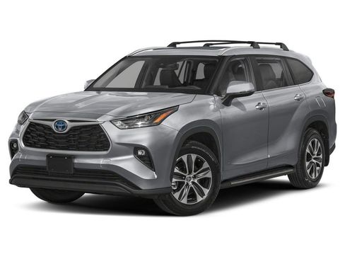 New 2026 Toyota Highlander XLE image 2