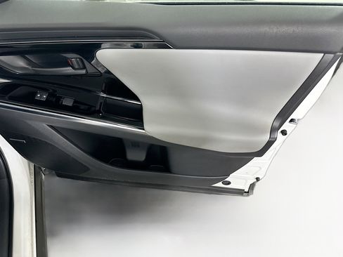 Used 2023 Subaru Solterra AWD image 32