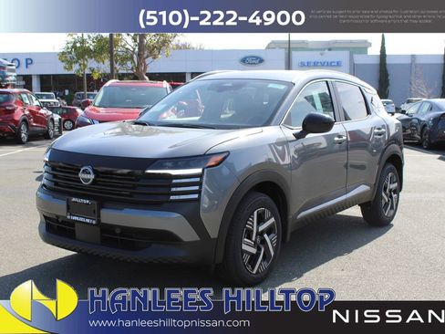 New 2026 Nissan Kicks SV w/ Charging Package image 3