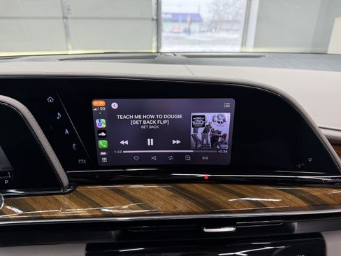 Used 2024 Cadillac Escalade Sport Platinum image 18