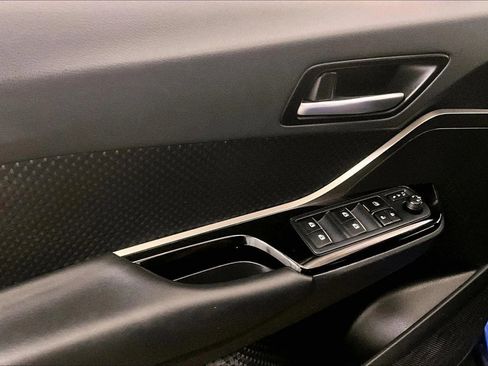 Used 2019 Toyota C-HR XLE image 22