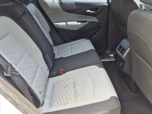 Used 2021 Chevrolet Equinox LS FWD image 18