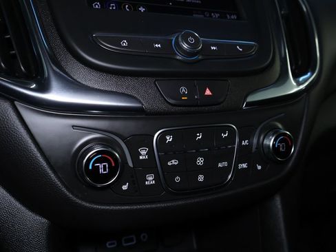 Used 2024 Chevrolet Equinox LT image 32