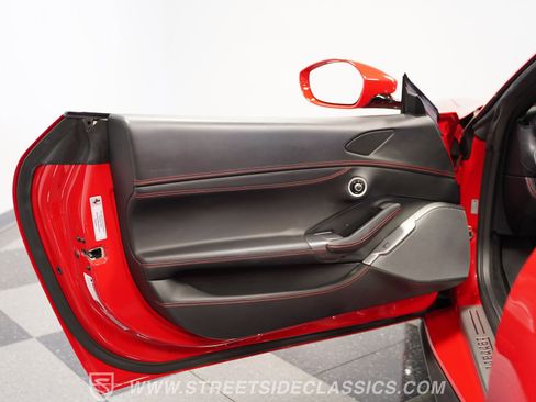 Used 2020 Ferrari Portofino RWD image 39