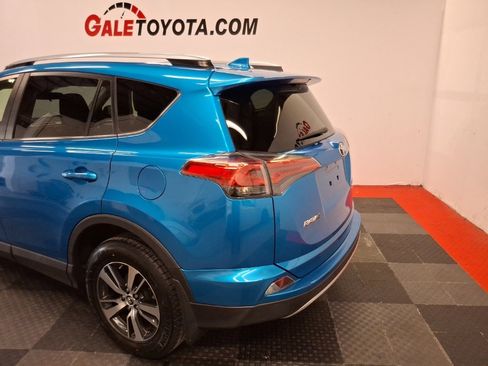 Used 2017 Toyota RAV4 XLE image 5