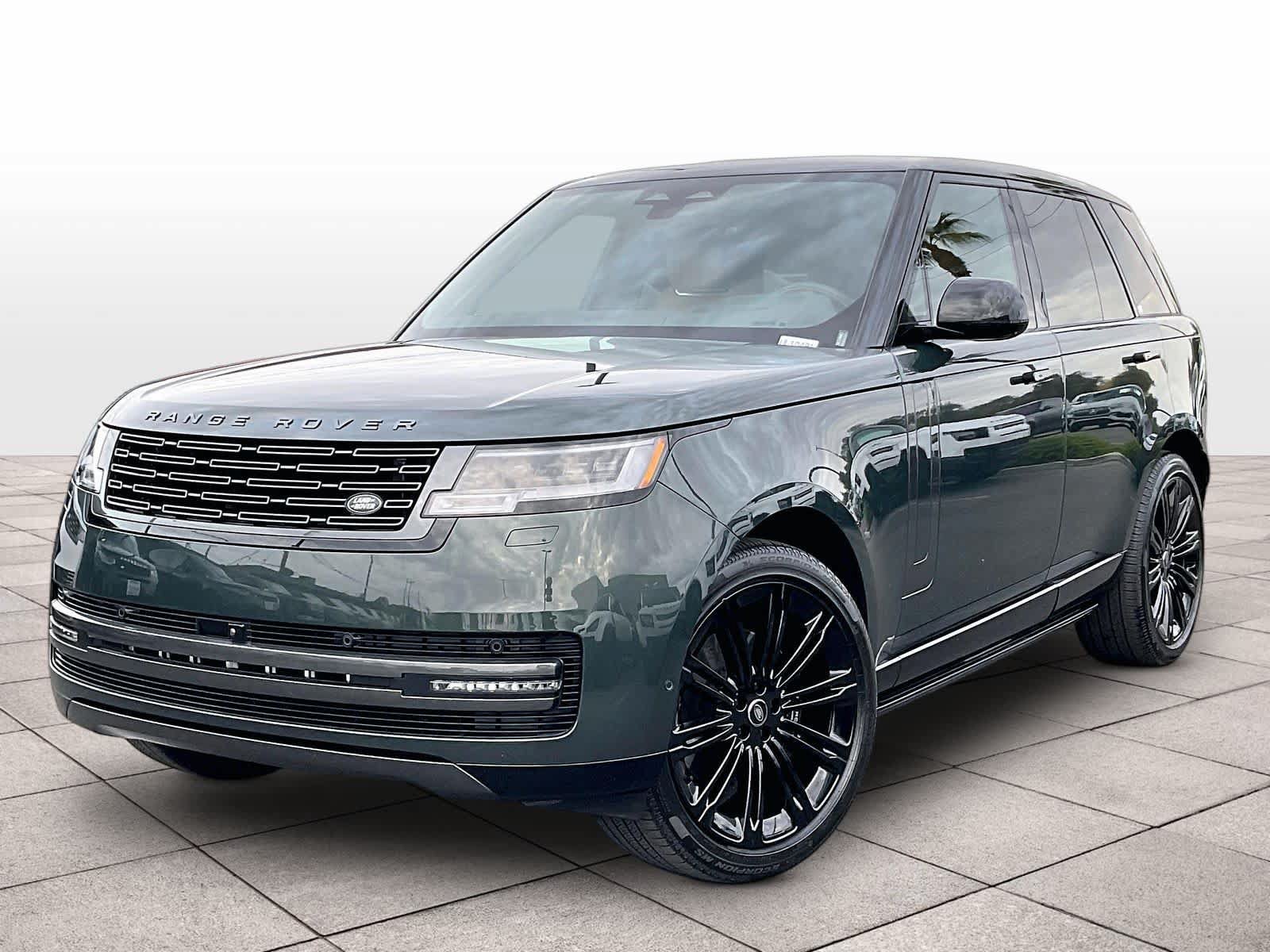Used 2025 Land Rover Range Rover SE AWD/4WD image 1