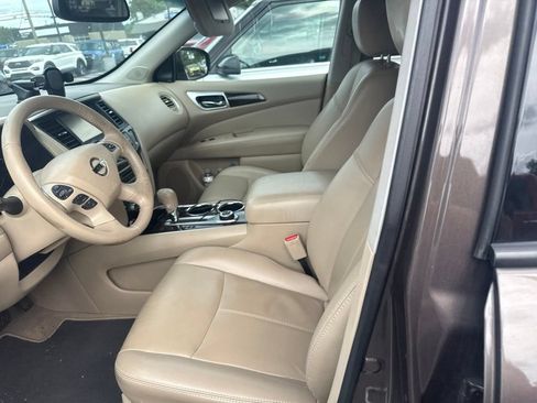 Used 2015 Nissan Pathfinder SL w/ SL Tech Package FWD image 11