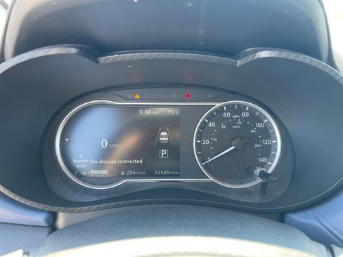 Used 2023 Nissan Versa SV FWD image 17