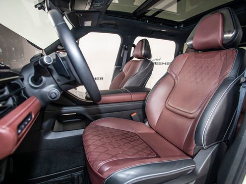 Used 2025 INFINITI QX80 Autograph w/ Autograph Exterior Package image 17