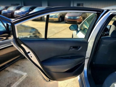 Used 2023 Toyota Corolla LE w/ LE Convenience Package FWD image 27