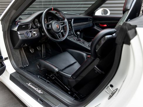 Certified 2019 Porsche 911 Speedster RWD image 4
