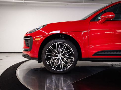 Certified 2026 Porsche Macan image 11